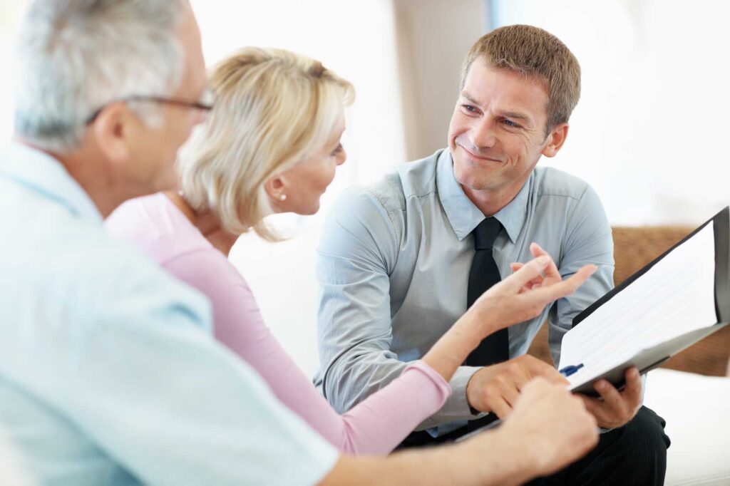 advisor-with-couple